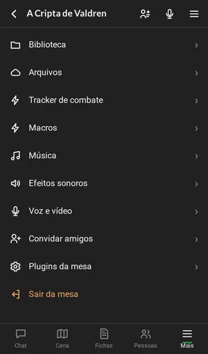 A aba Mais no celular: Biblioteca, Tracker de combate, Macros, Música, Efeitos sonoros, Voz e vídeo, Configurações da mesa e Sair da mesa.
